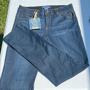 Democracy Women's Dark Blue Ab Solution Jeggings
B5